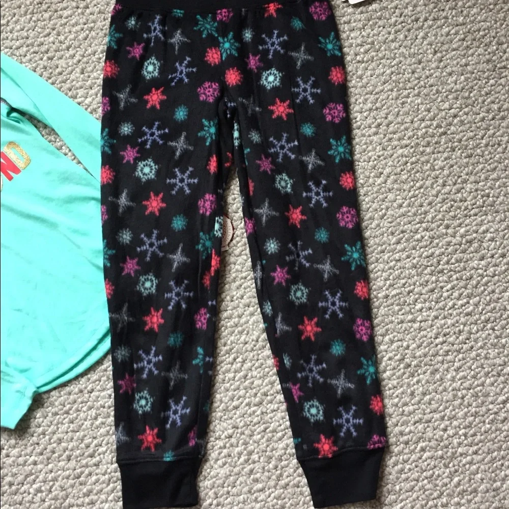 Girls Winter Wonderland Pajama Set Long Sleeve Top & Snowflake Pants‎ Size 5/6